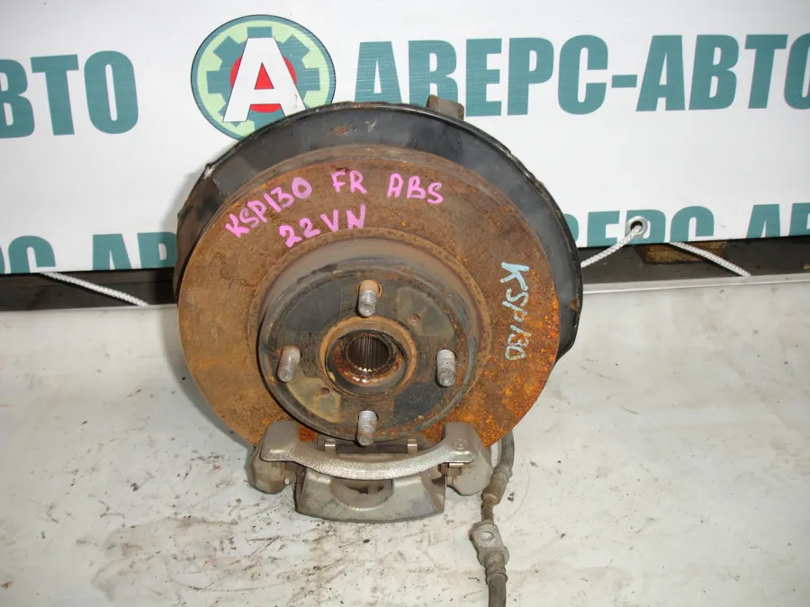 Ступица правая передняя Toyota Vitz KSP130 в сборе с ABS
