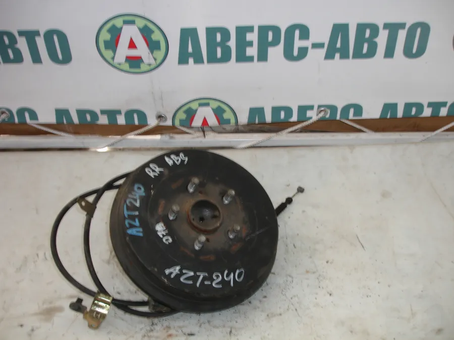 Ступица задняя правая Toyota Premio AZT240 в сборе с ABS