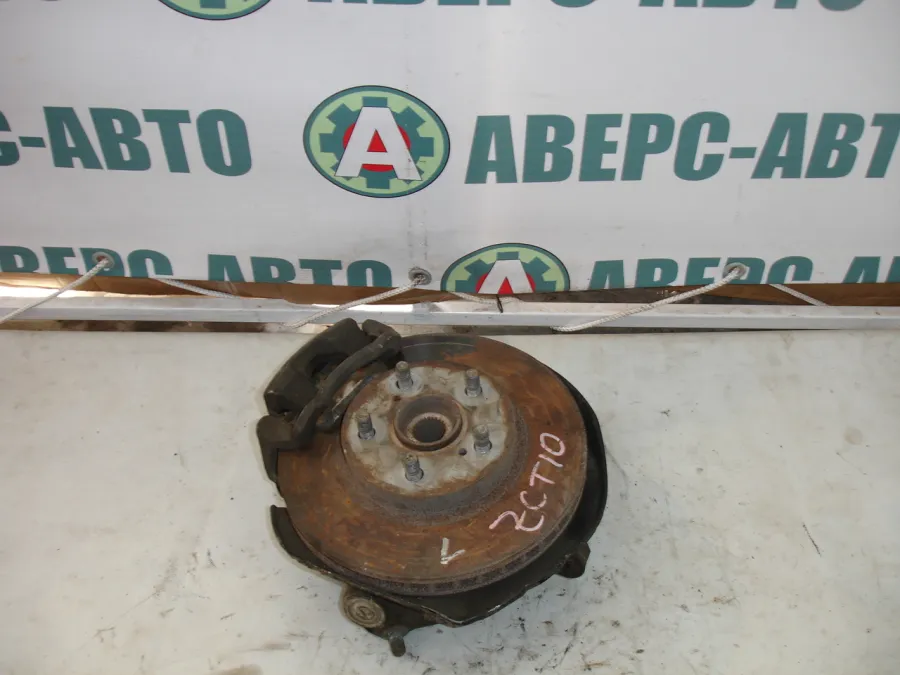 Ступица левая передняя Toyota OPA ZCT10