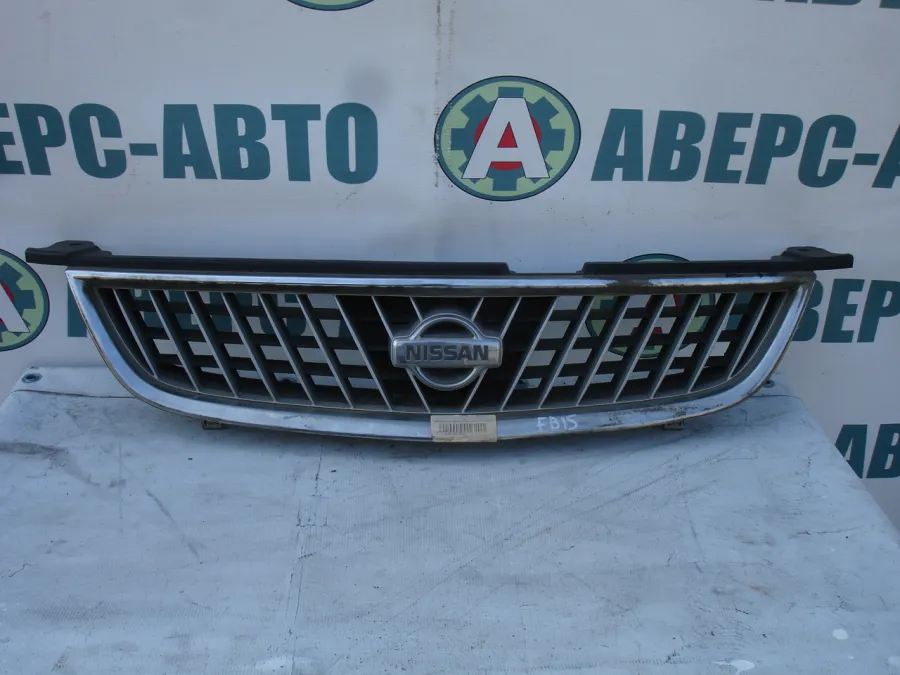 Решетка радиатора Nissan Sunny FB15