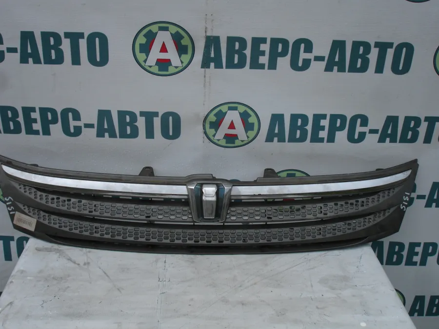 Решетка радиатора Toyota Isis ANM10G