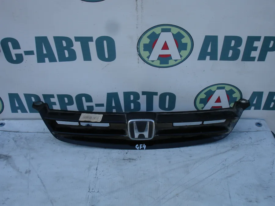 Решетка радиатора Honda Accord CF4