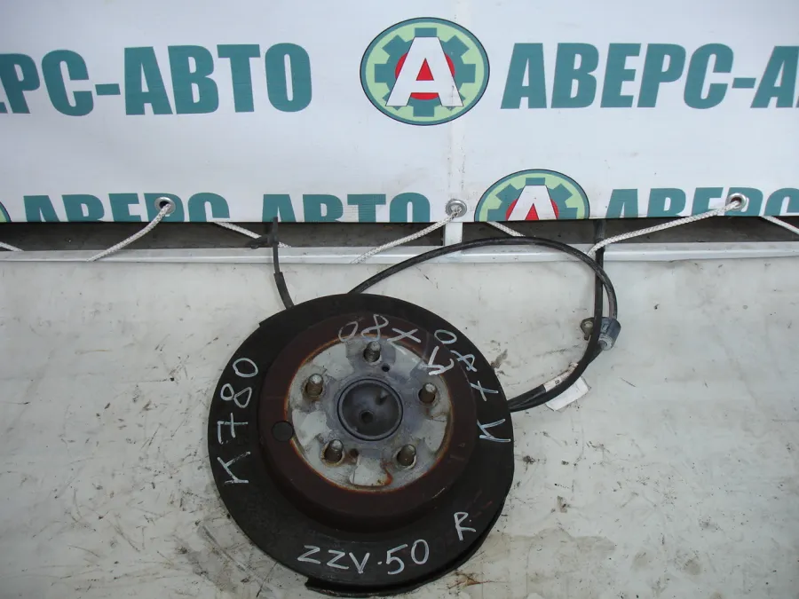 Ступица правая задняя Toyota Vista Ardeo ZZV50