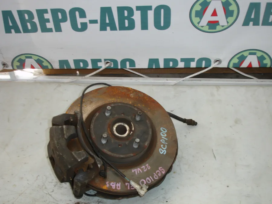Ступица левая передняя Toyota Ractis SCP100 в сборе с ABS