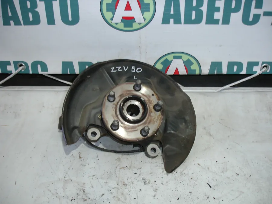 Ступица левая передняя Toyota Vista Ardeo ZZV50