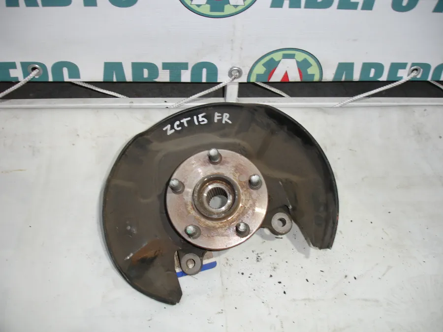 Ступица правая передняя Toyota OPA ZCT15