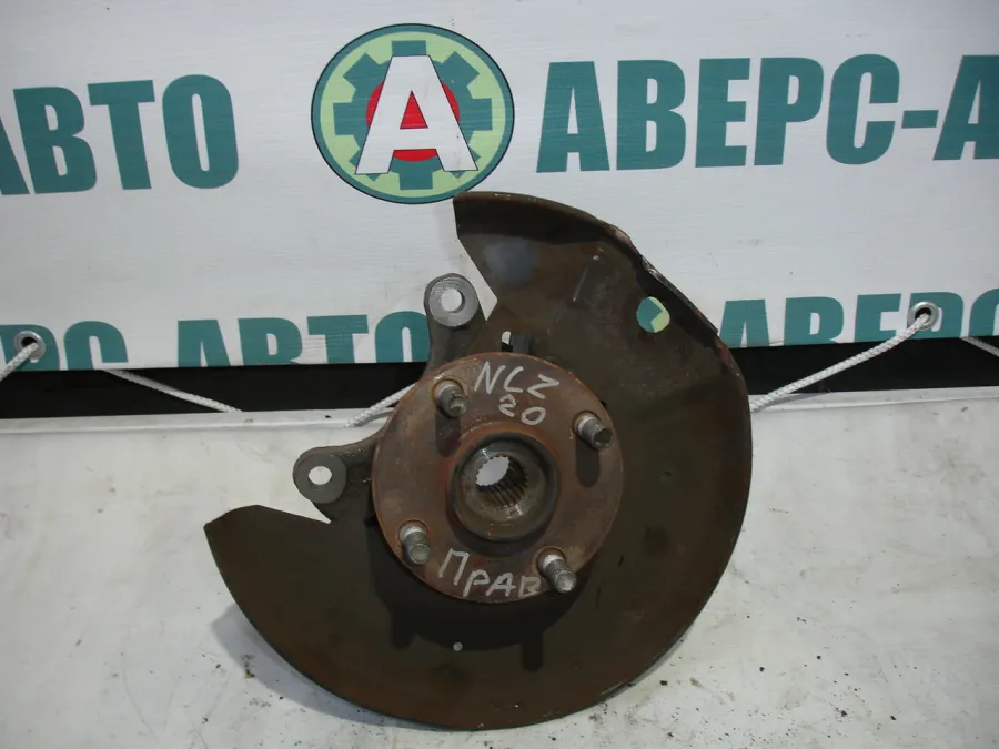 Ступица правая передняя Toyota Raum NCZ25