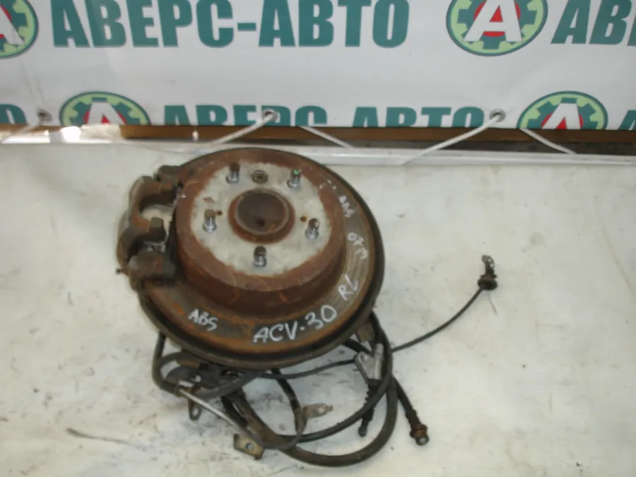 Ступица левая задняя Toyota Camry ACV30