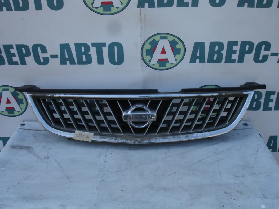 Решетка радиатора Nissan Sunny FB15
