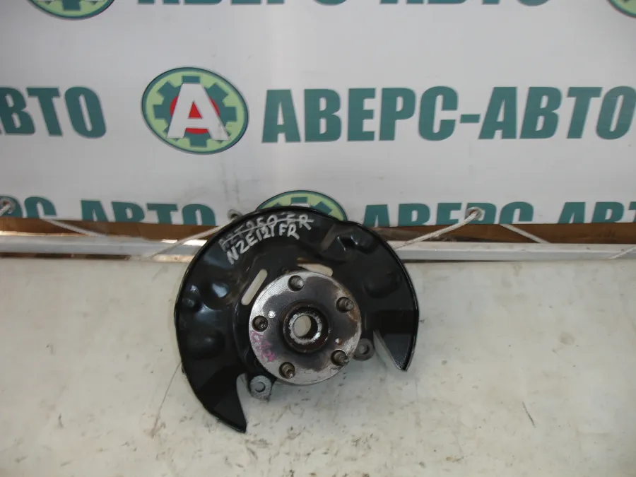 Ступица правая передняя Toyota Allex NZE121