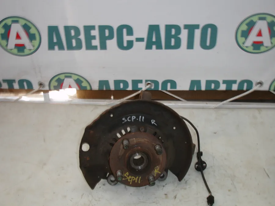 Ступица правая передняя Toyota Platz SCP11