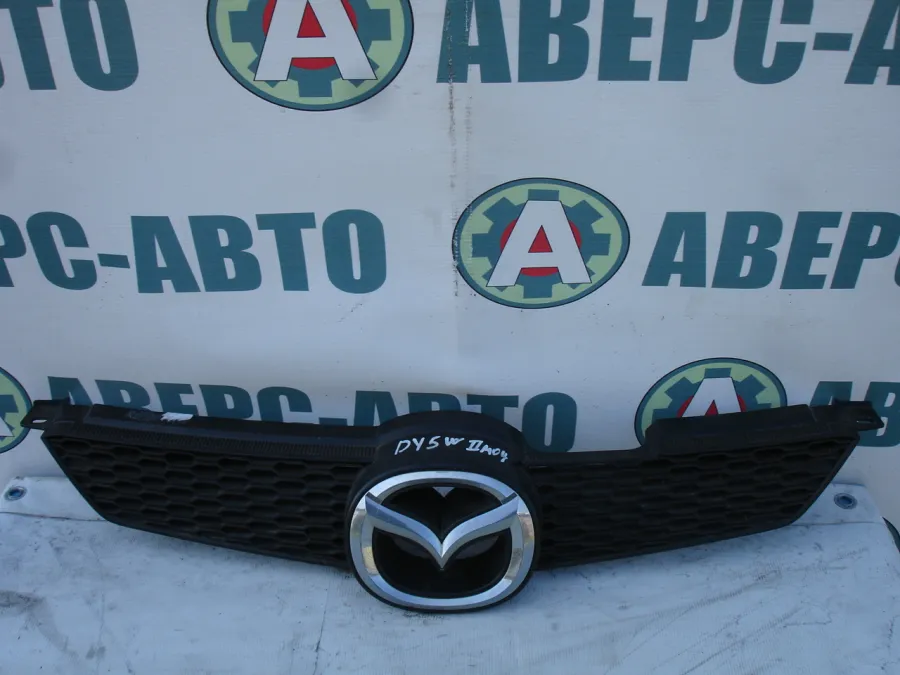 Решетка радиатора Mazda Demio DY5W 2 модель