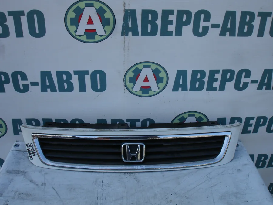 Решетка радиатора Honda Domani MB3