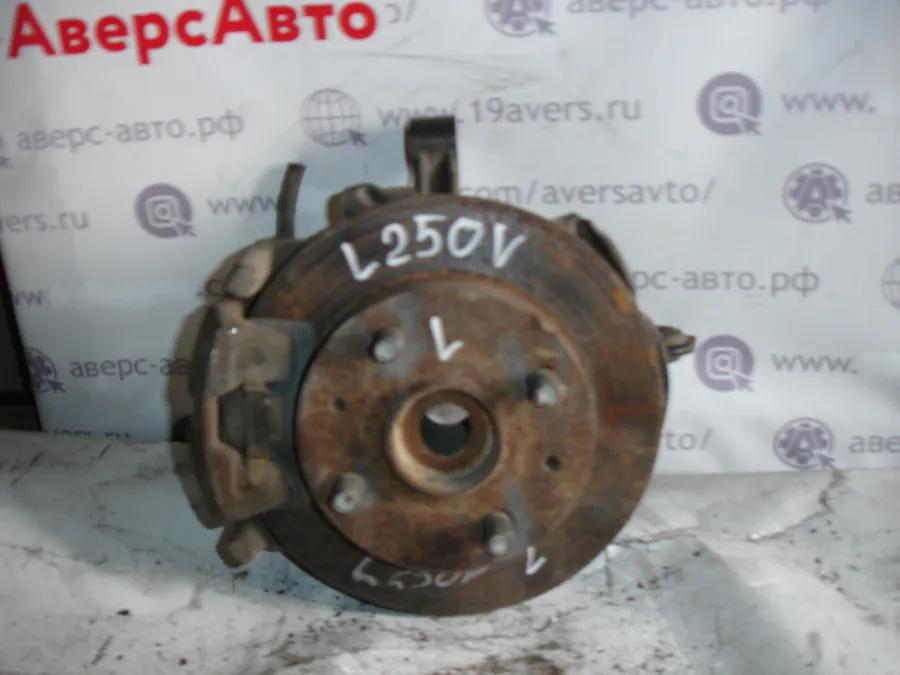 Ступица левая передняя Daihatsu Mira L250V