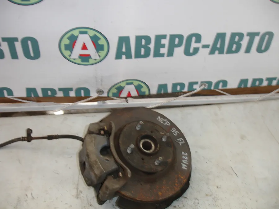 Ступица левая передняя Toyota Vitz NCP95