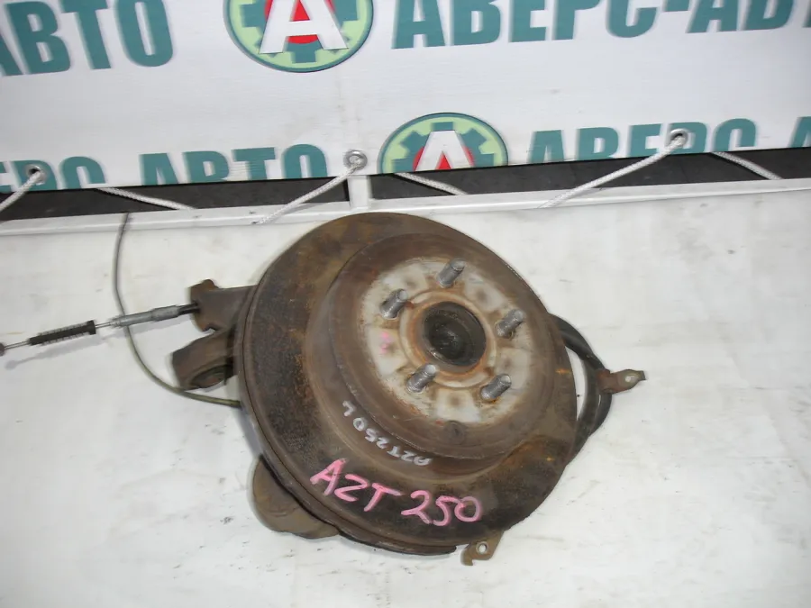 Ступица левая передняя Toyota Avensis AZT250