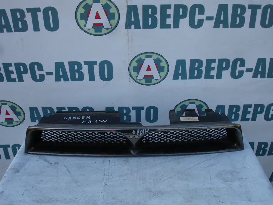 Решетка радиатора Mitsubishi Legnum EA1W