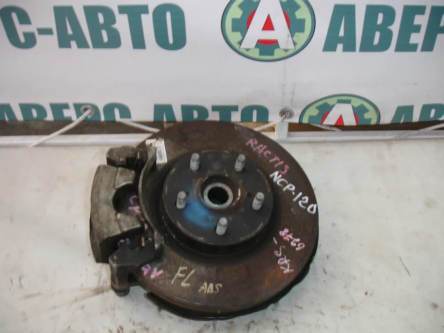 Ступица левая передняя Toyota Ractis NCP120 в сборе с ABS