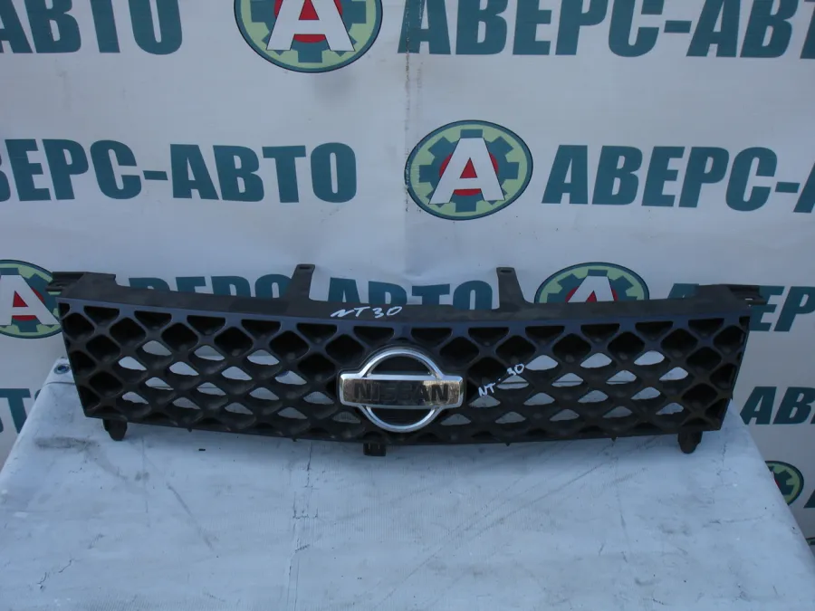 Решетка радиатора Nissan X-TRAIL NT30