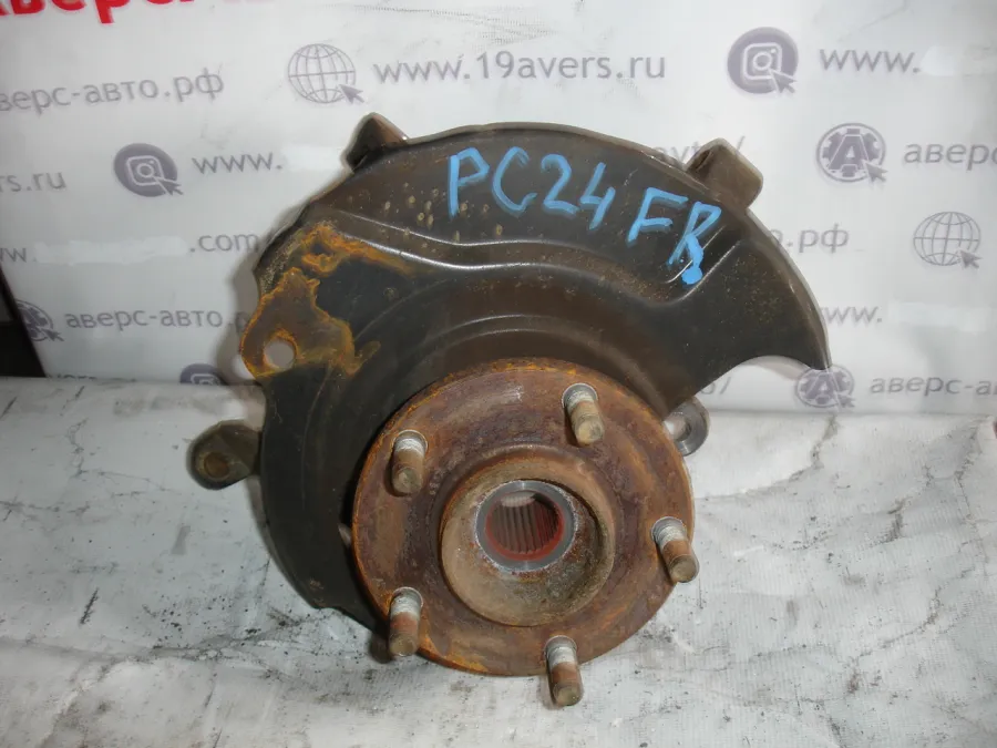 Ступица права передняя Nissan Serena PC24
