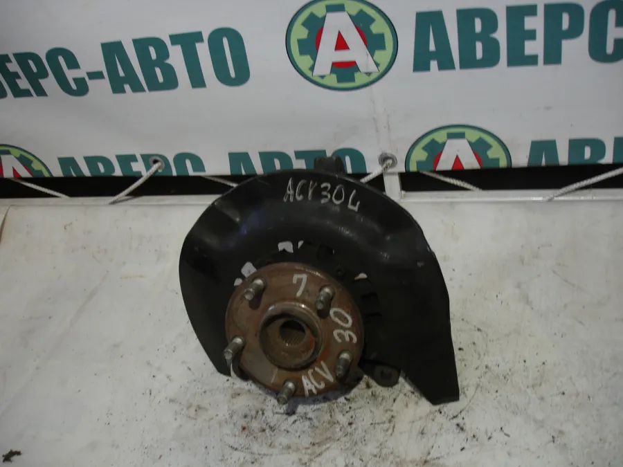 Ступица левая передняя Toyota Camry ACV30