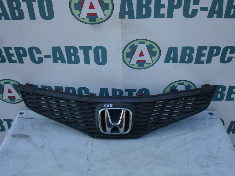 Решетка радиатора Honda FIT GE6