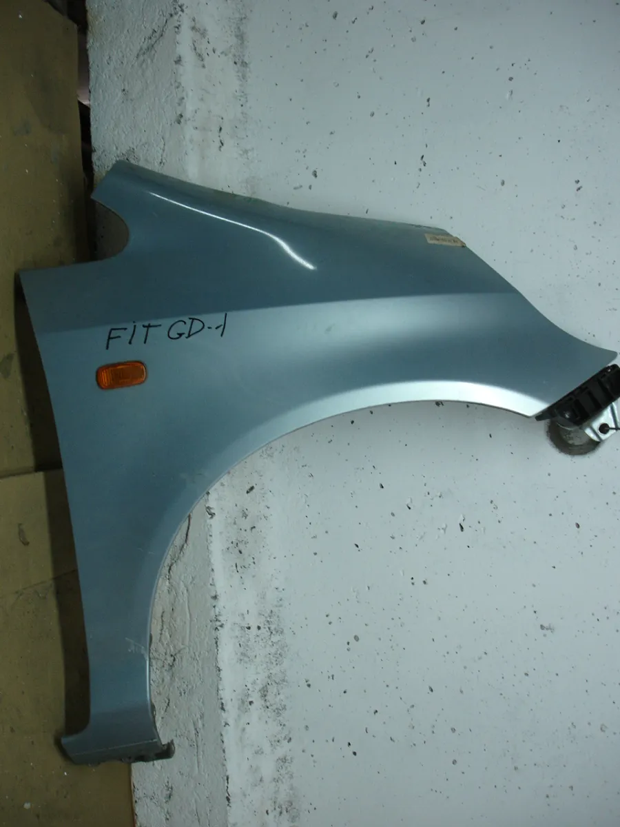 Крыло правое Honda FIT GD1 Серебро