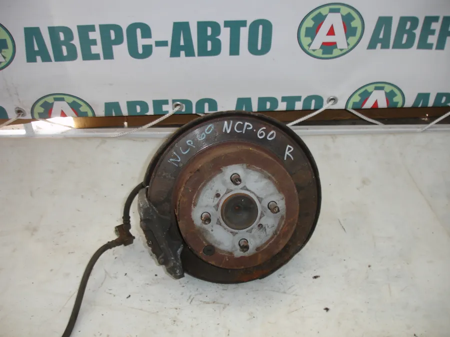 Ступица правая задняя Toyota IST NCP61