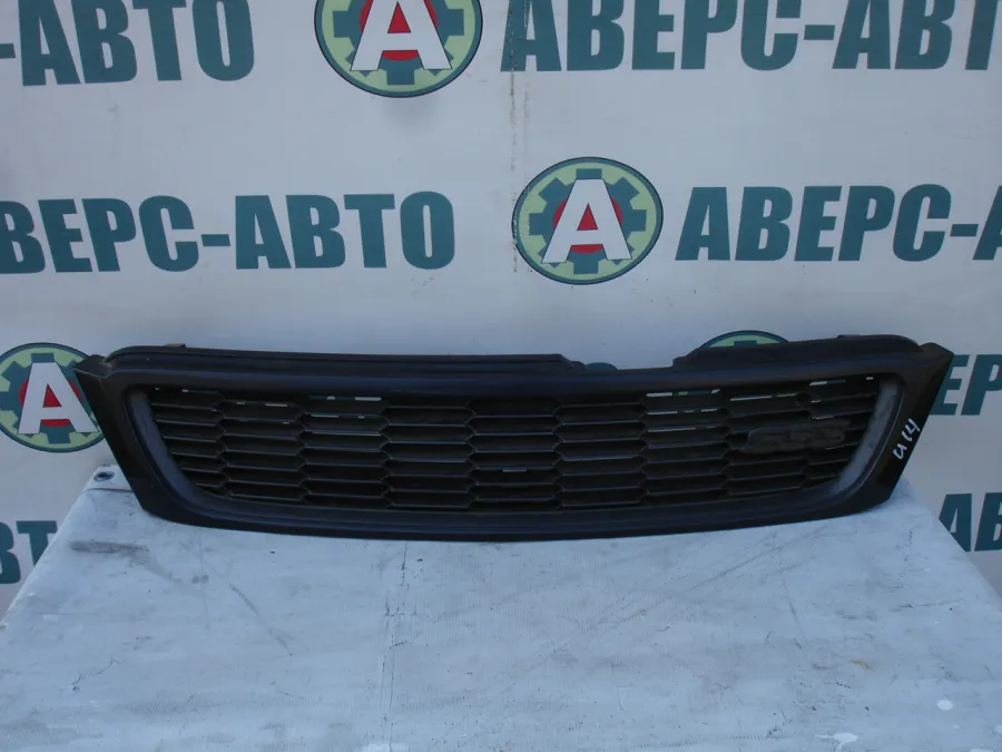 Решетка радиатора Nissan Bluebird U14