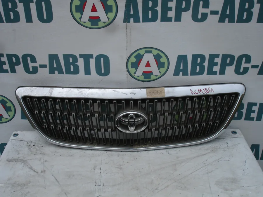 Решетка радиатора Toyota Gaia SXM10G