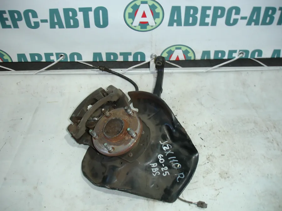 Ступица права передняя Toyota Mark II JZX110 в сборе с ABS
