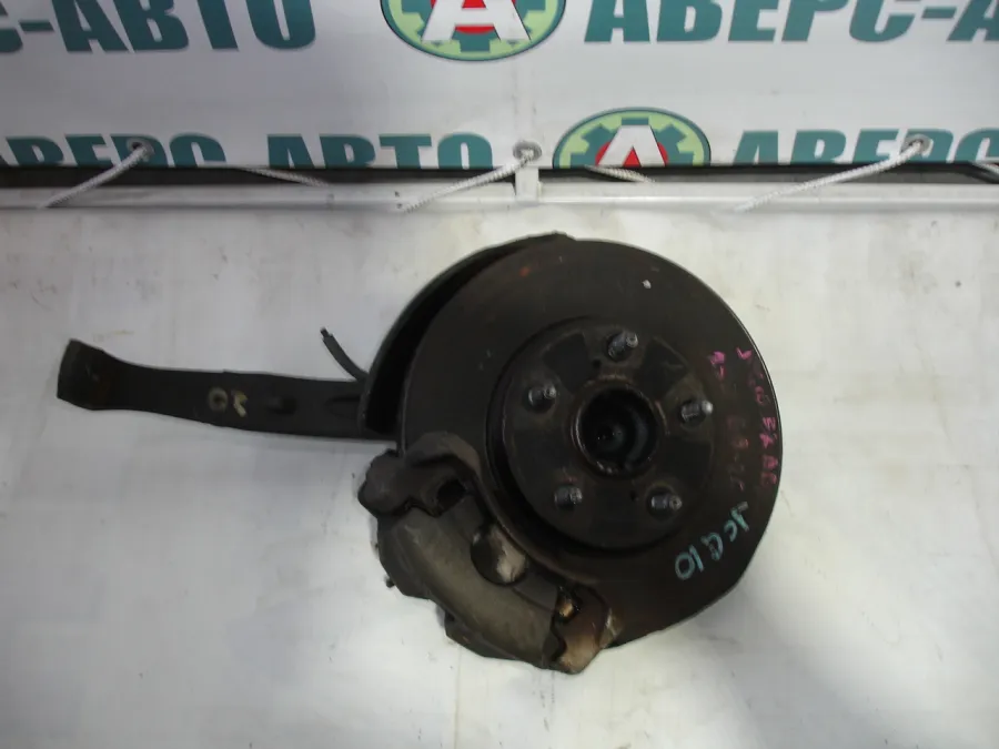 Ступица правая передняя Toyota Altezza Gita JCE10