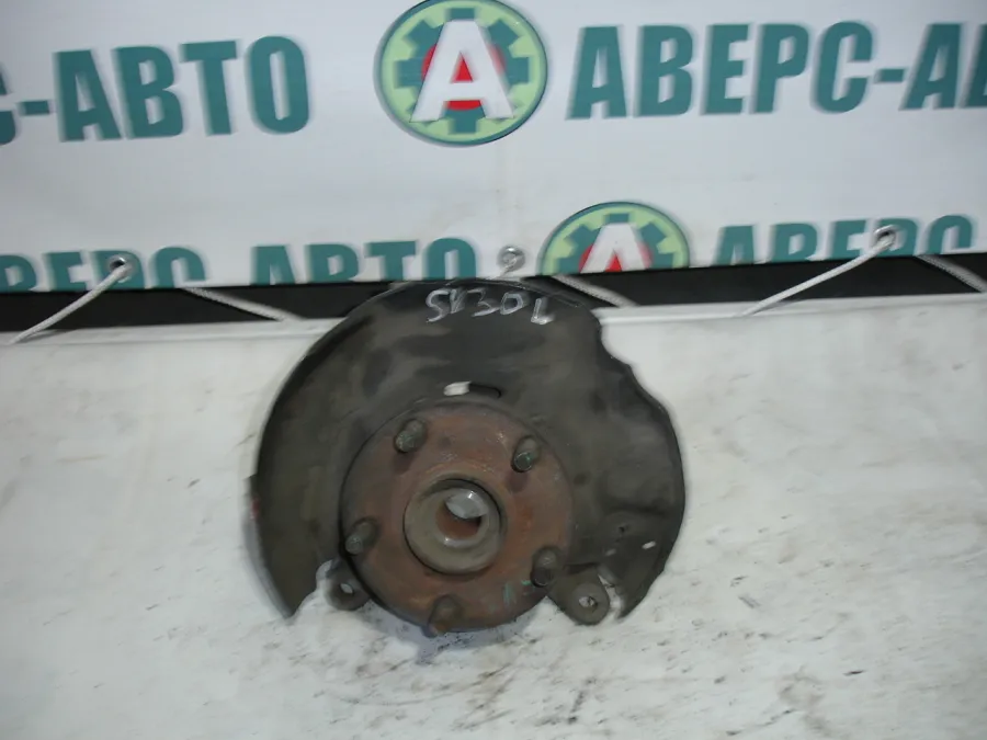 Ступица левая передняя Toyota Camry SV32