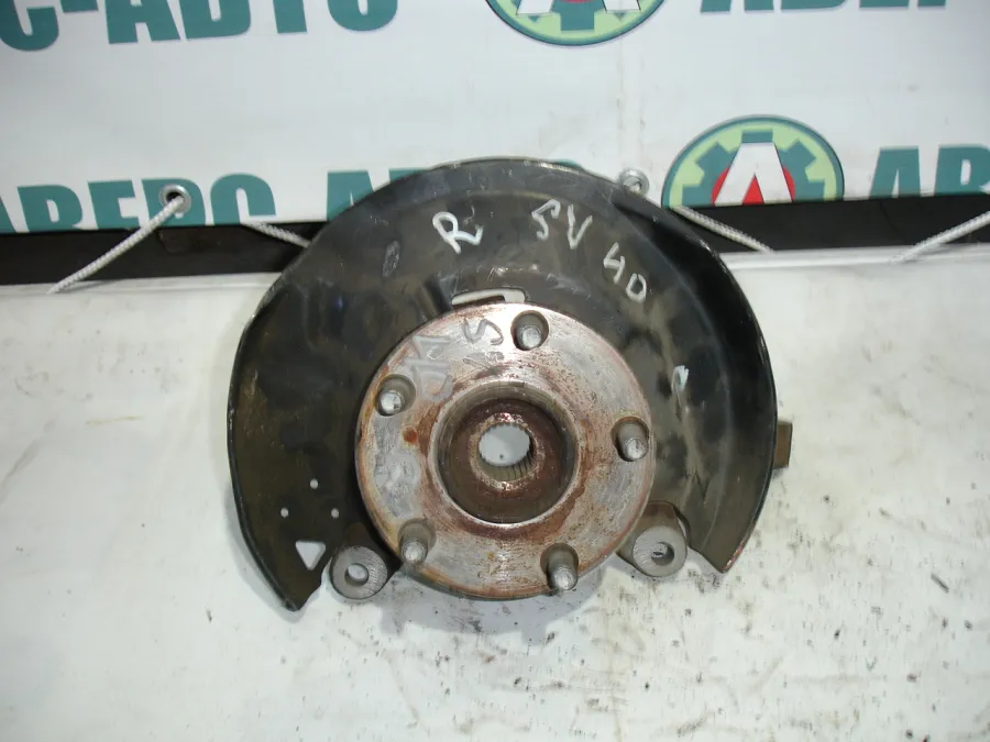 Ступица правая передняя Toyota Camry SV40