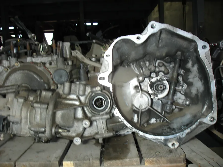 МКПП Suzuki Escudo TD01W G16A  (4WD)