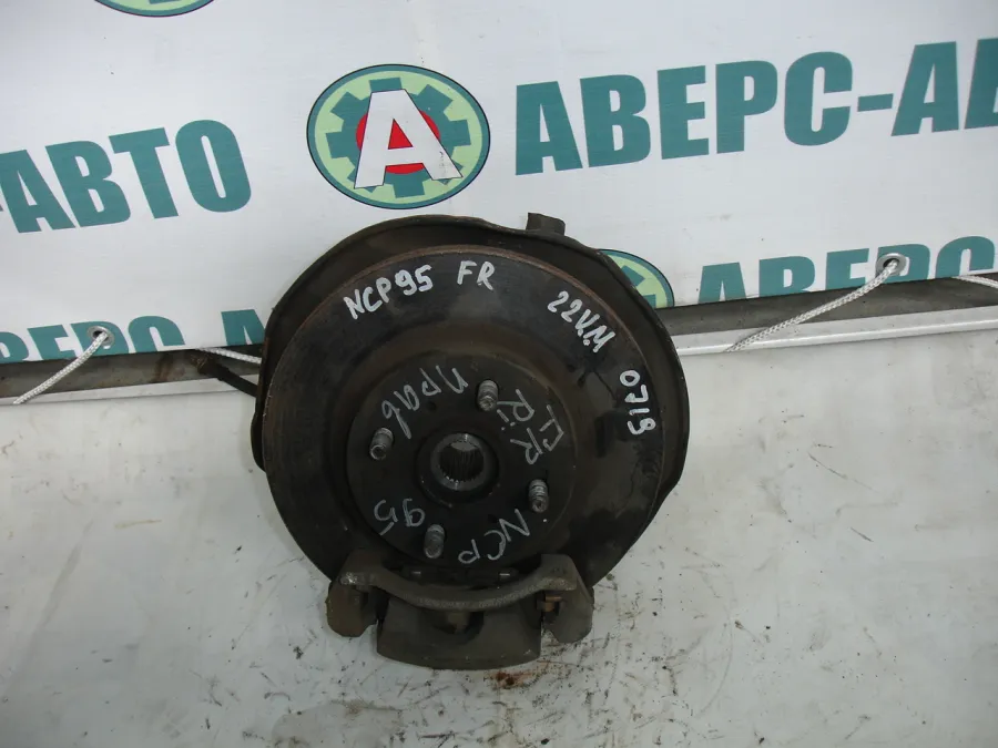 Ступица правая передняя Toyota Vitz NCP95 в сборе с ABS