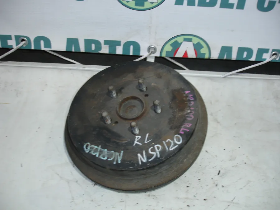 Ступица левая задняя Toyota Ractis NSP120