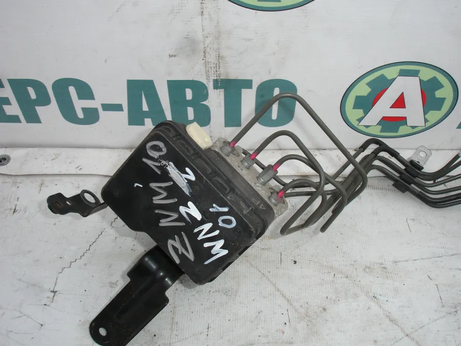 БЛОК ABS Toyota ISIS ZNM10G