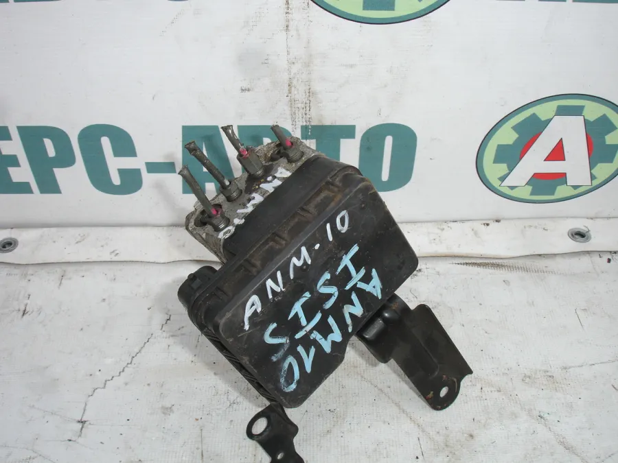 БЛОК ABS Toyota ISIS ANM10W