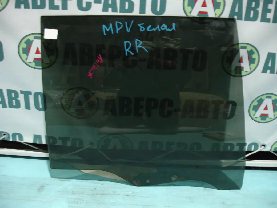 Стекло боковое Заднее правое Mazda MPV