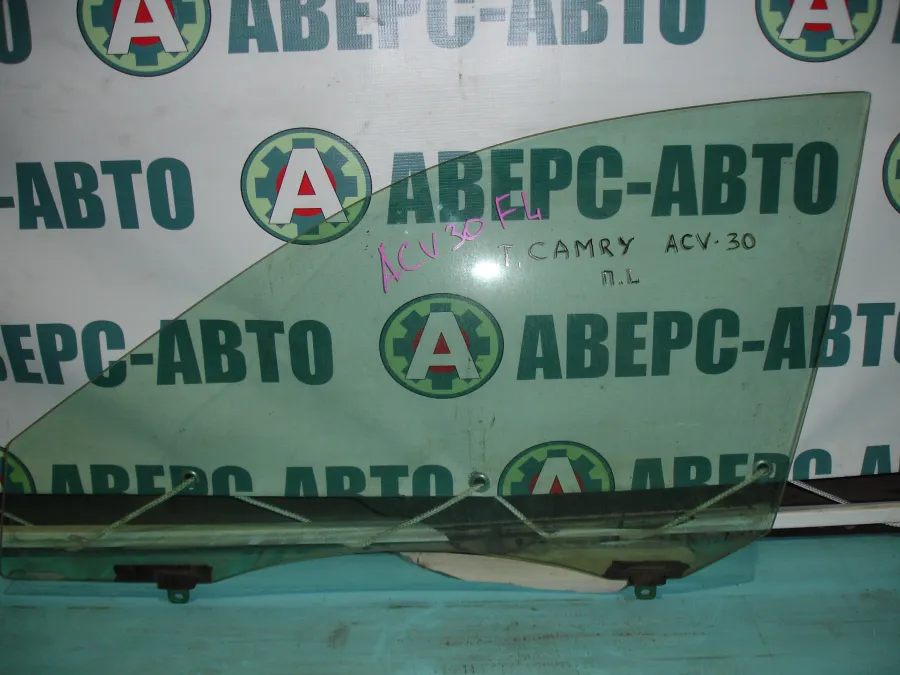 Стекло боковое опускное (Спереди / Слева ) Toyota Camry (XV30)