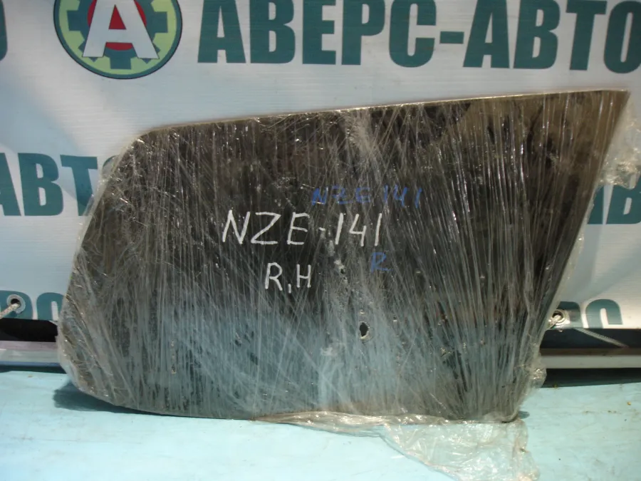 Стекло кузова боковое (не опускное) (Справа /) Toyota Corolla Fielder (E140)