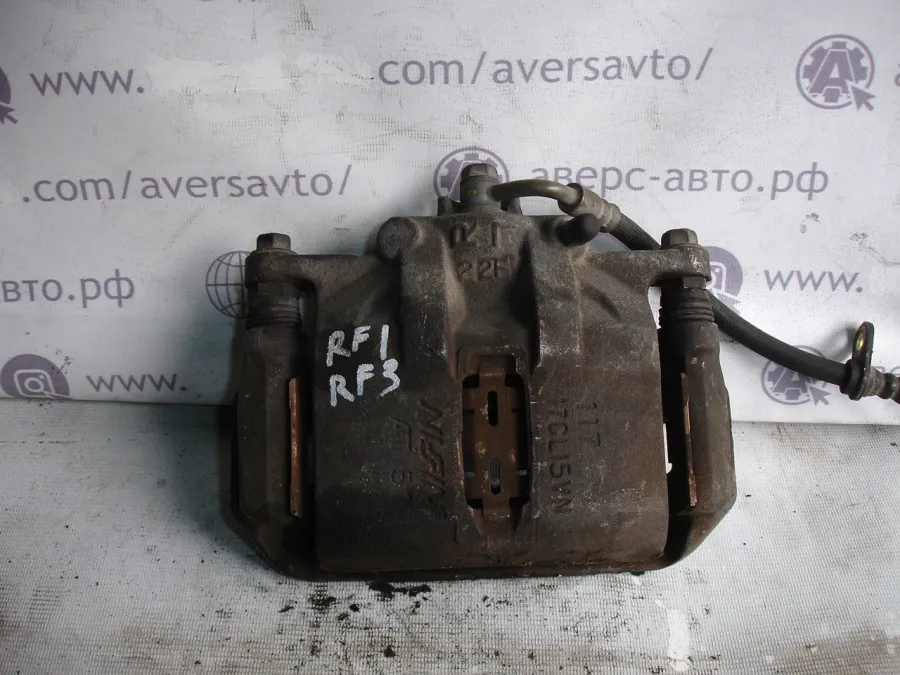 Суппорт правый передний Honda Stepwgn RF3