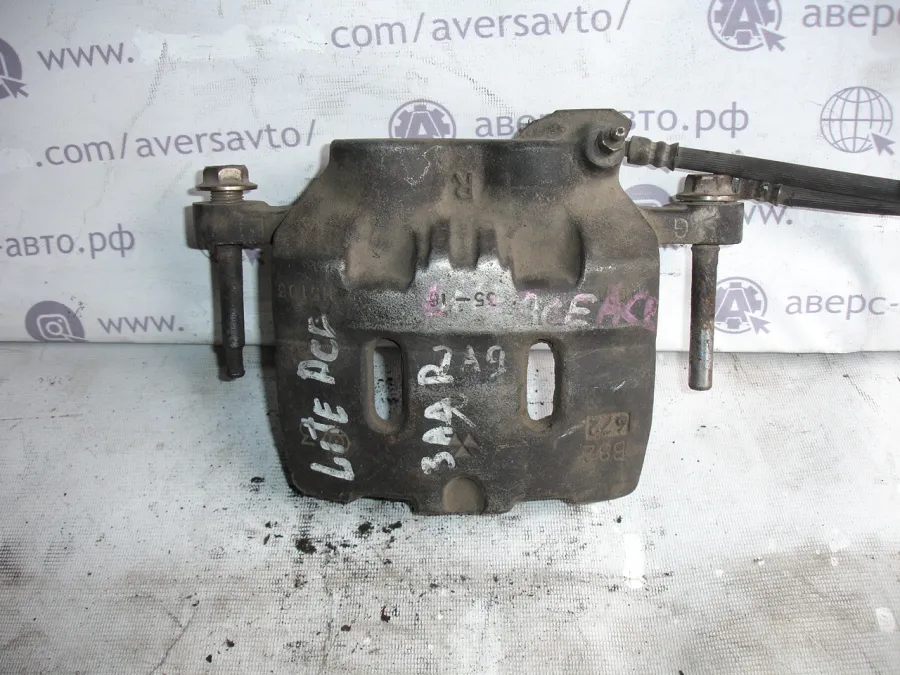 Суппорт правый передний Toyota Liteace CR-42