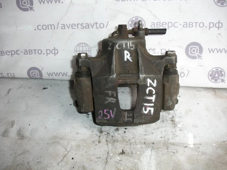 Суппорт Передний правый Toyota OPA ZCT15