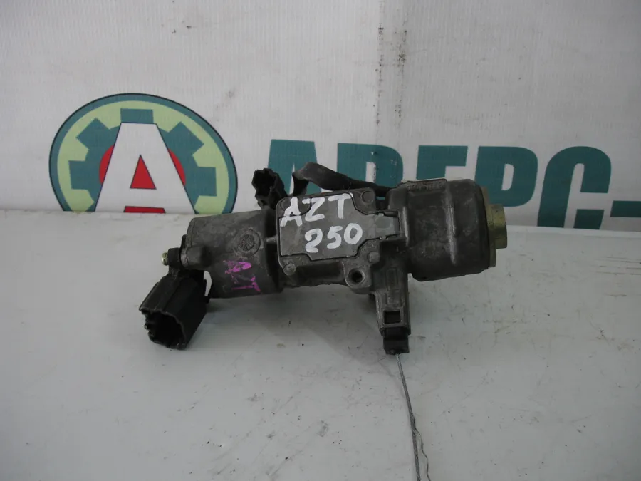 Замок зажигания Toyota Avensis AZT250