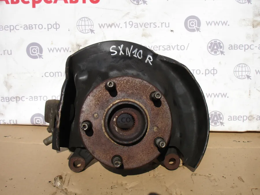 Ступица передняя левая, правая Toyota Nadia SXN10
