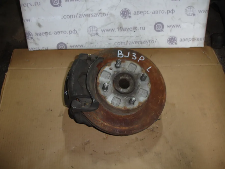 Ступица передняя левая Mazda Familia BJ3P