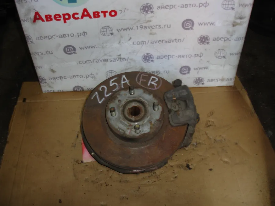 Ступица передняя правая, левая Mitsubishi Colt Z25A