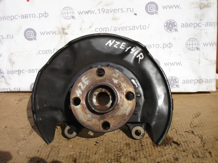 Ступица передняя правая Toyota Corolla Fielder NZE141